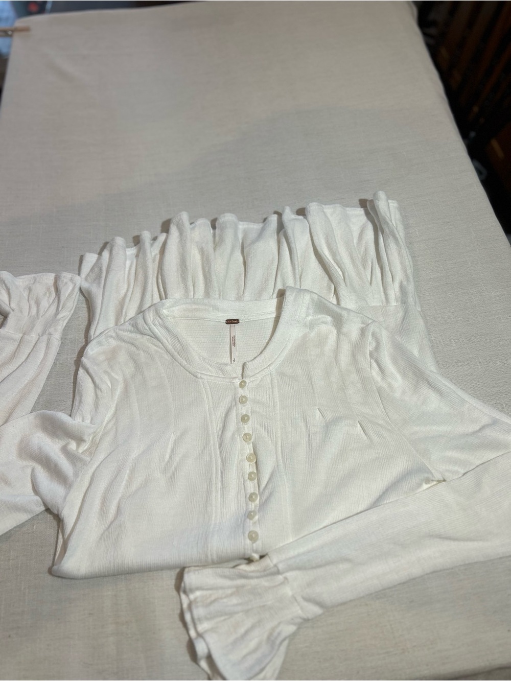 Free People Your Girl Flounce Hem Henley Tunic Top White Size Small - Picture 3 of 11
